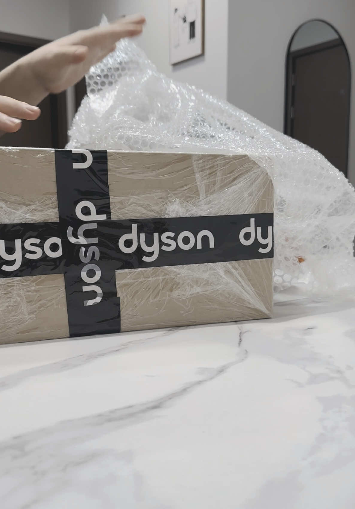 Săn sale mãi mới rước về, công nhận sấy tóc thích thật, ẩm và nhanh khô #dysonairwrap 