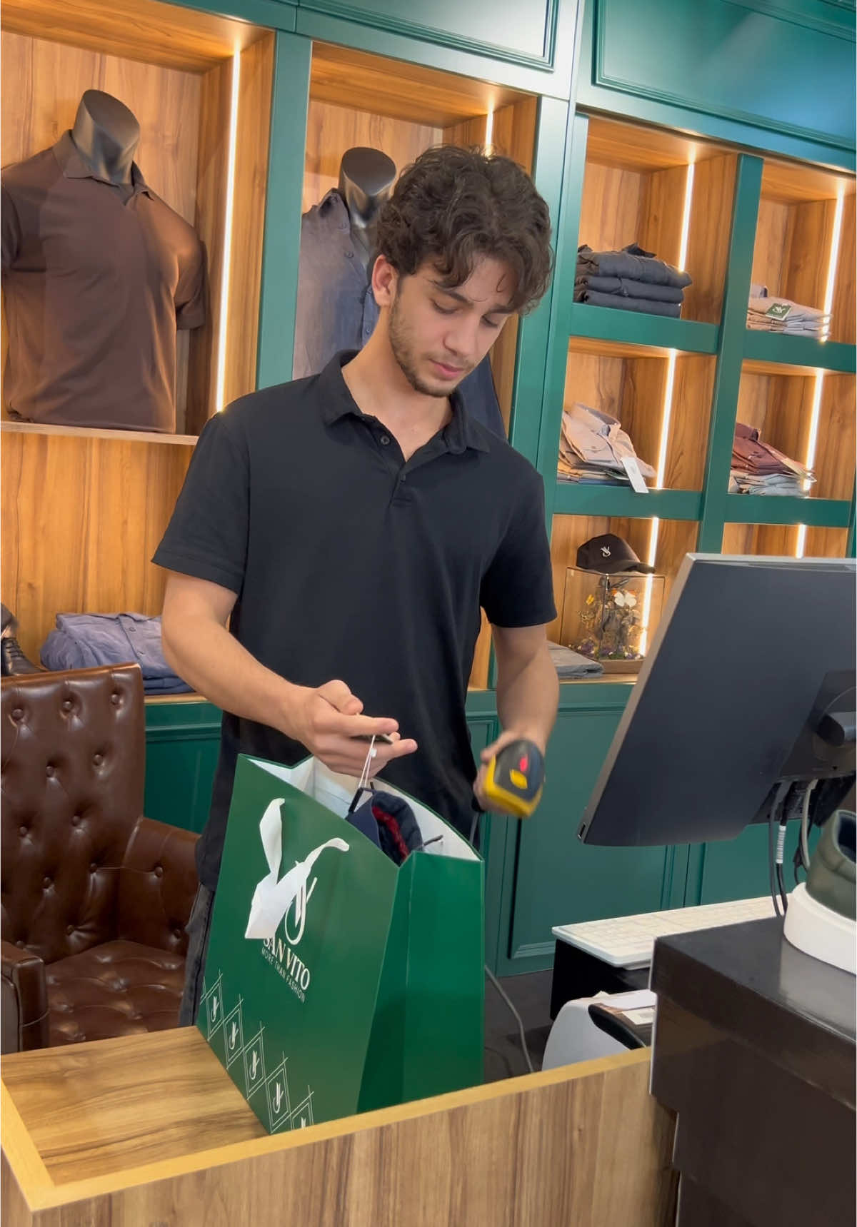 #sanvitofashion #shahomella #sanvitoerbil #san_vitoo #fashion #classic #model #modern #clothes #fyp #oldmoney #suit