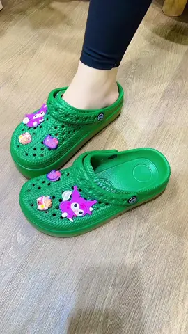 Dép sục tổ ong kèm sticker cute, êm chân lắm nha #maishoes 