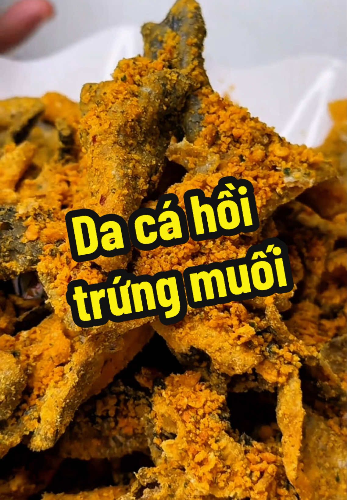 Da cá hồi sấy giòn phủ thêm trứng muối ta nói ngon đỉnh của chóp. Món này quá nổi tiếng ở Sing luôn nha. #dacatrungmuoi #dacahoitrungmuoi #dacatrungmuoitastyfood #ancungtiktok 