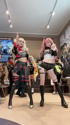 can you tell which part of my cosplay fell off in this vid?😔 #hoyoversecafe #berlin #zenlesszonezero #zzz #burnice #nicolecosplay  #hoyocreators #foryoupage❤️❤️ #zenlesszonezerocosplay #fyppp #gnarly #kpopcover #dancecover @Mika 