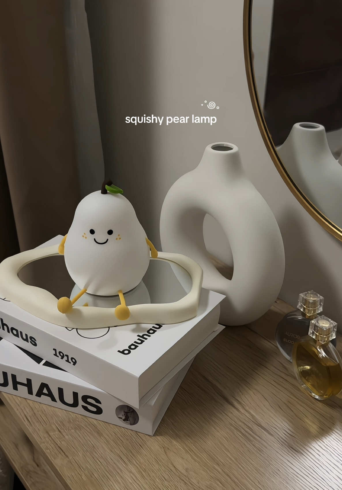 the cutest lamp ever!!! 💫 #lamp #cutelamp #nightlamp #lamplight #cozyhome 