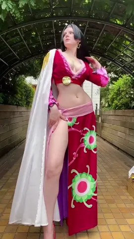 Where is the Luffy to my Hankock ? ❤️ 🐍#boahankock #onepiece #onepiececosplay #mugiwara 