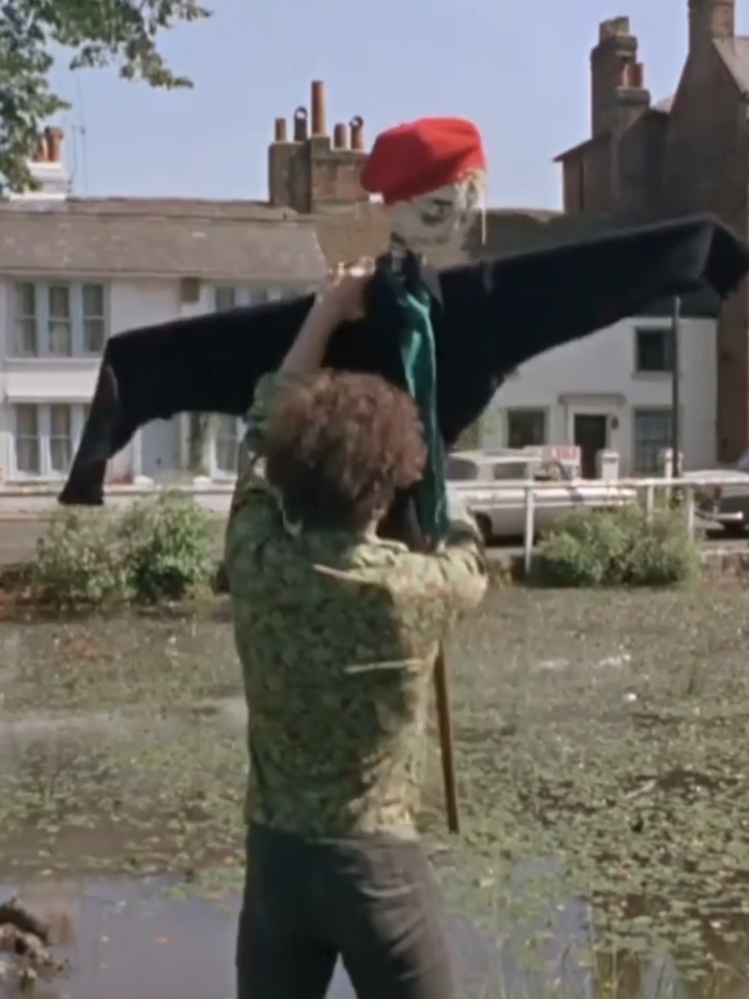 Filmed in the summer of 1967, this early promo for ‘The Scarecrow’ captures Pink Floyd just before their debut album release. Written by Syd Barrett, the song first appeared as the B-side to ‘See Emily Play’ and later featured on The Piper at the Gates of Dawn. #PinkFloyd #TheScarecrow