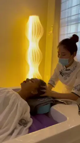 After full body scrub, you will receive a deep head massage, which will help you completely relax and feel extremely comfortable! #guyana #guyanatiktok🇬🇾 #misscuiguyana #misscuibeautysalonguyana #Korean #BeautyTreatments #Facials #Massages #BodyCare #spa #MissCuiBeautySalonGuyana #fyp 