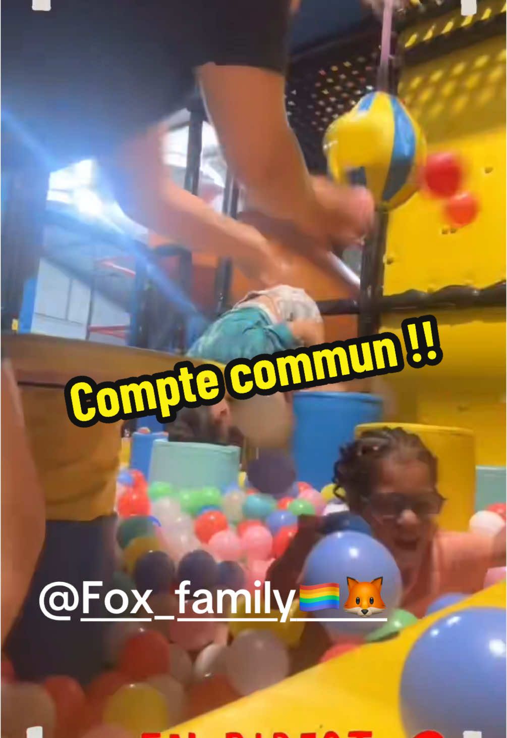Ajouter notre compte commun,nous allons faire des live et partager notre quotidien 🦊#couple #femme #lgbtq🏳️‍🌈 #foxfamily #pourtoi 
