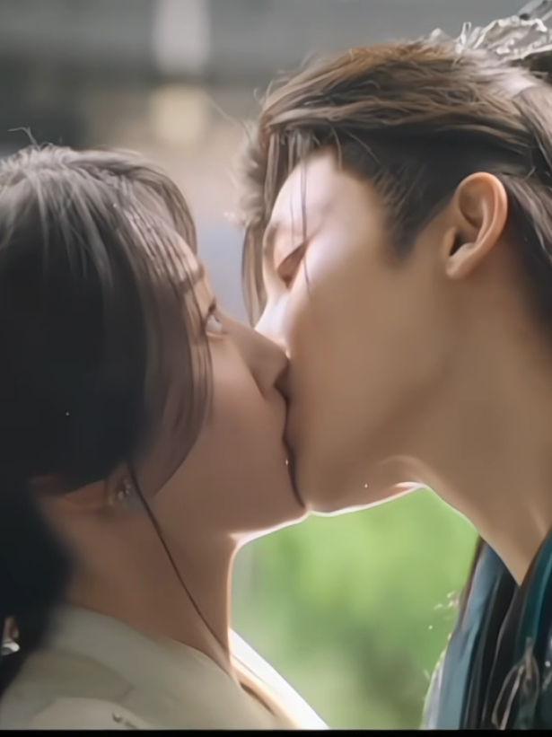 生活并不总是美好的，“要想看到彩虹，就得接受风雨……！ ”Cuộc đời không phải lúc nào cũng đẹp,