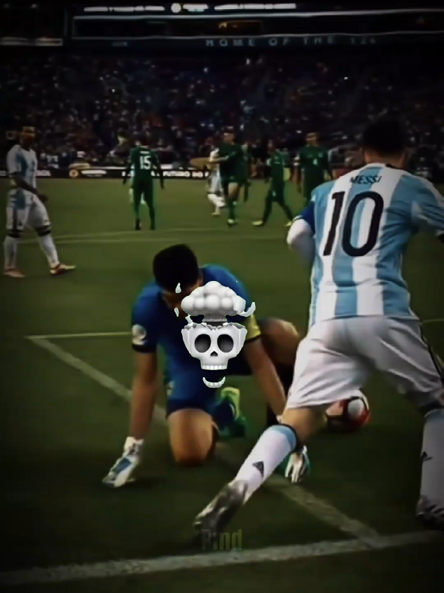 Le dernier 😂. Messi contre les gardiens de but 🥹. #messi  #messi_king  #goat🐐  #goalkeepers  #viralvideos  #lionelmessi 