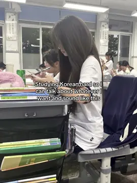 Korean learners say hi in the comments 🤭🌸 #korea #korean #studyingkorean #fyp #foryoupage❤️❤️ #viral #kdramas #studytok #learninglanguages #motivation 