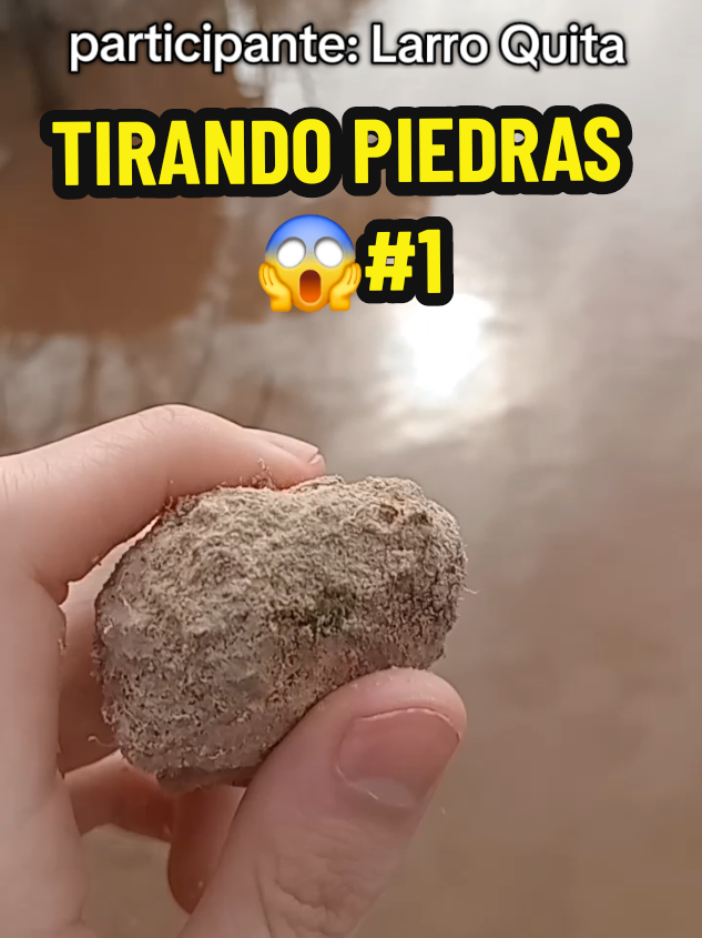 Hombre tirar piedra hombre ser feliz 