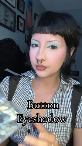 #artist #makeupartist #makeup #makeuptutorial #makeuplooks #makeuplook #eyebrows #alternative #emo #grwm #fashion #buttons #whimsical #whimsicalaesthetic 