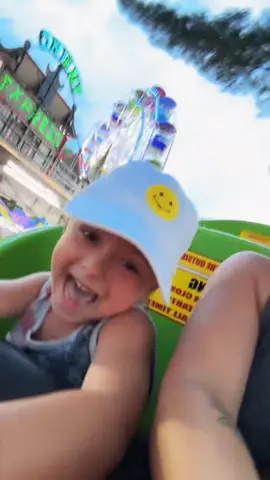 “I’m gonna lose my basket” what?! #lol #Summer #fun #kidsoftiktok #MomsofTikTok #rollercoastertiktok 