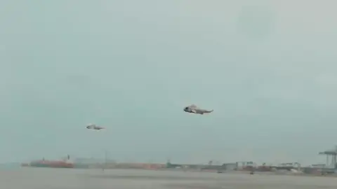 Pakistan Zindabad#foryoupage #milisong🇵🇰🇵🇰 #pakistanzindabad #foryoupage #fypシ゚viral #paknavy #helicopter 