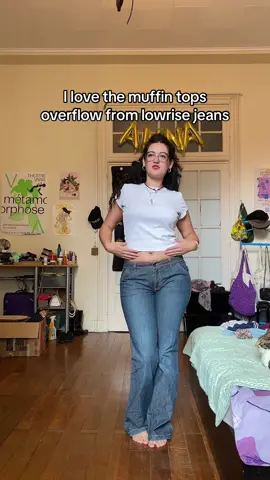 We are soo back #unpopularopinion #muffintops #lowrise #lowrisejeans #2010s  #2008 