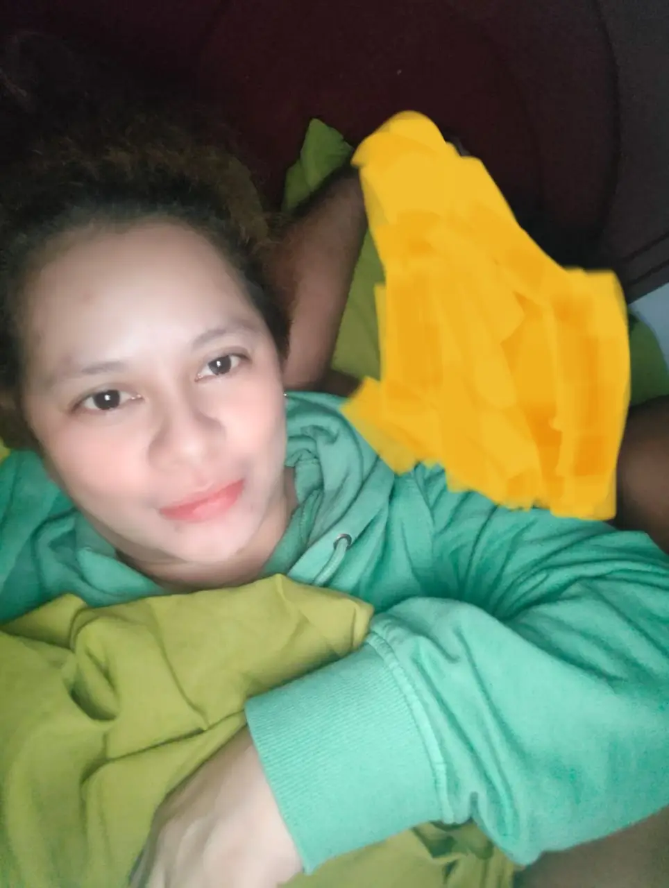 Be careful here with these women, she doesn't care if you are married or not...... #ashawo #ashawooo 