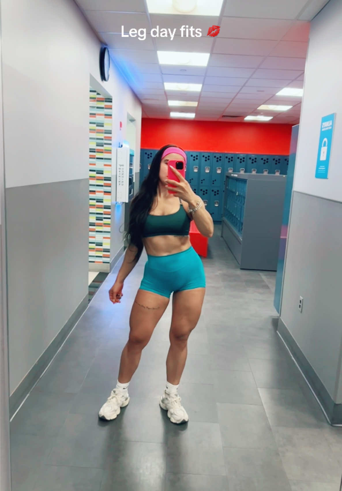 Leg days and a cute fit ✨ #fyp #explore #gym #parati #explorepage #contenido #OOTD #makeup #gymfit
