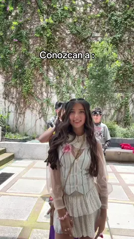 les presento a algunos personajes de TOMY ZOMBIE🧟‍♂️ ya quiero que la veannnn! pronto les presento a mas :) 