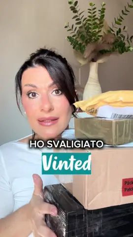 Ho svaligiato @Vinted facciamo unboxing insieme   Unboxing occhiali  #vinted #vintedfinds #vintedhaul #sunglasses #thriftshop #secondhandshop 