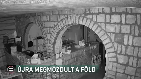 Újabb földrengés volt Csongrádon. A tegnap esti erősebb volt, mint a pénteki. A rengést Kiskunfélegyházán és Kiskunhalason is érezték. A csongrádiak azt mondták: másodjára már sokkal rosszabb érzés volt átélni a jelenséget. Szeizmológusok szerint semmi különös nincs abban, hogy egymás után több földmozgás is volt.