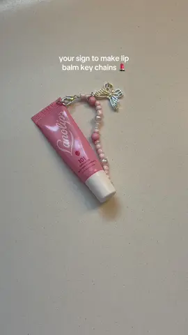 How are these sooo cute 😍💗🫶🏼 #lipglosschain #lipbalmkeychain #girlythings #girlygirl 