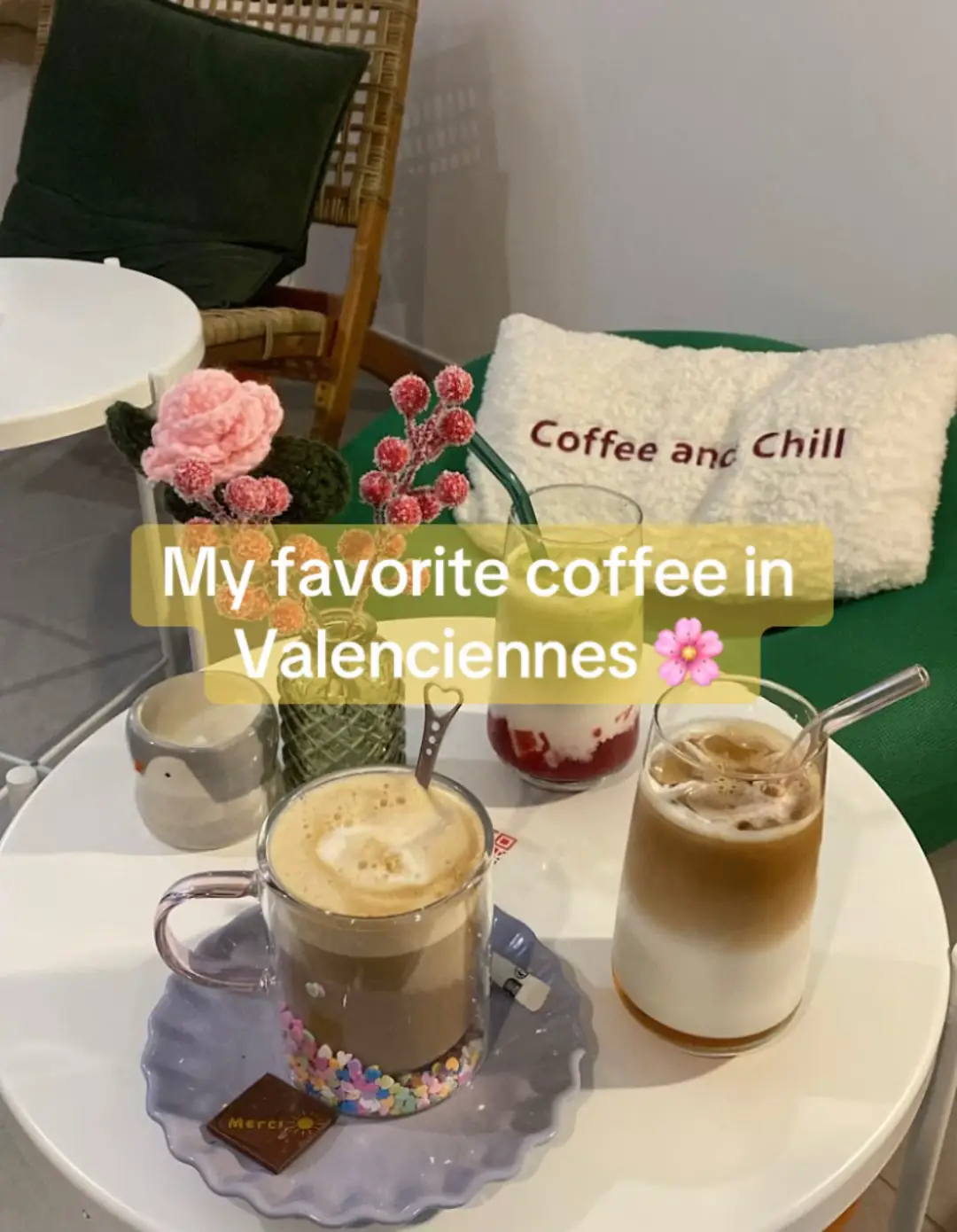 @Lublin ☀️ c’est devenu littéralement mon coffee shop préféré!! Je suis devenu accro à mon latté glacé à la rose, de mon avocado toast et de mes pancakes 🥞   la présentation des plats et boissons est magnifique, les saveurs sont bien présentes et je me régale ! N’oublions pas les deux stars qui gèrent ce café, toujours souriantes et elles savent exactement ce que je prends lorsque je viens 😋 !JADORE!🌸 #lublincafe #coffee #brunch 