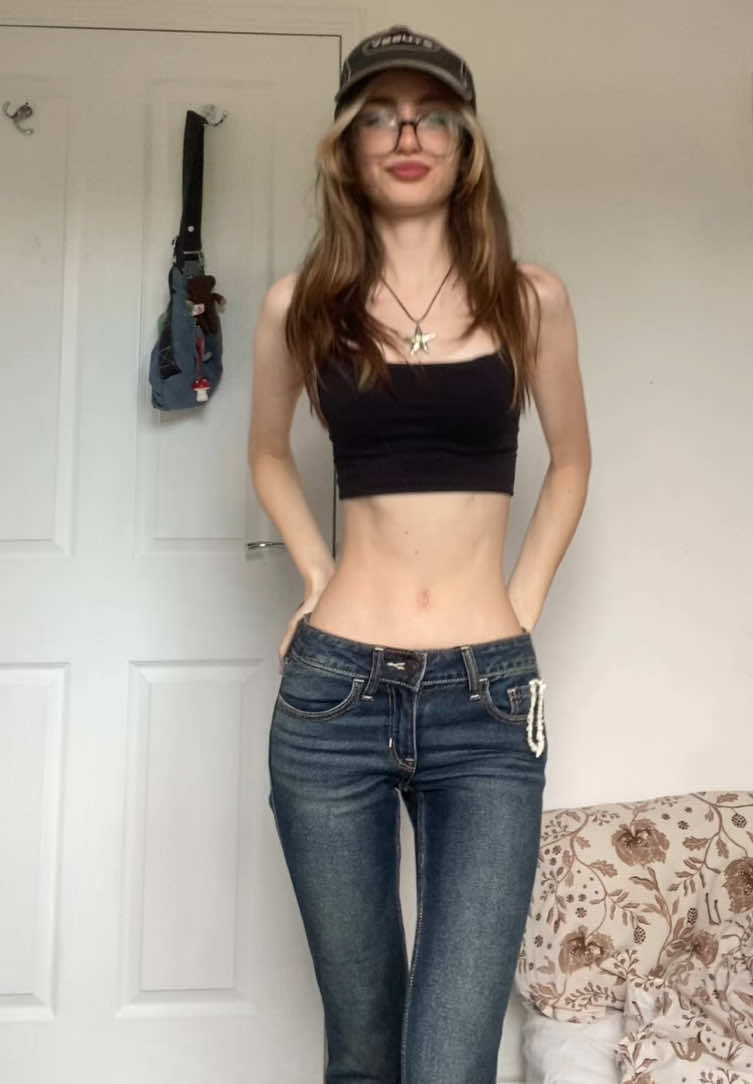 #summertime #lowrisejeans #skinnyjeans #bootcut #flarejeans #OOTD #summeroutfit #croptop #fitjeans #gymbody #inspo #goals #model #trend