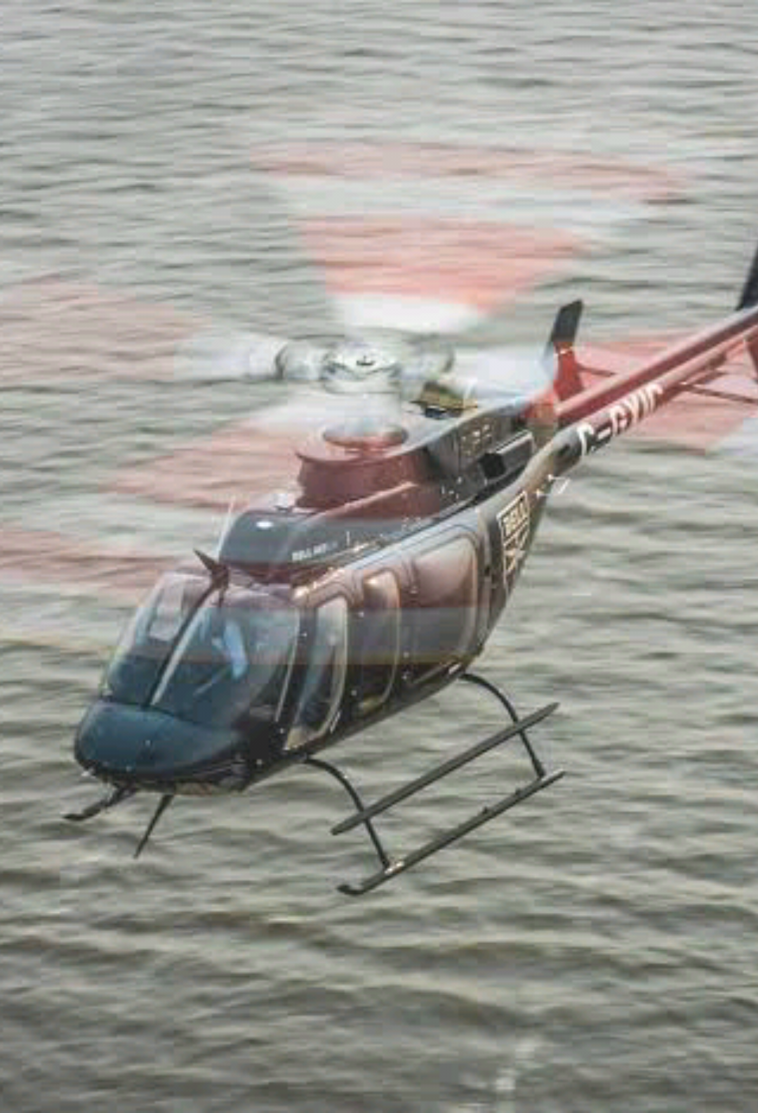 Downwash in helicopters refers to the downward flow of air created by the rotor blades as they generate lift. This airflow can be significant, especially near the ground, and can cause various effects, including blowing objects around, creating strong gusts of wind, and even impacting the helicopter's performance.  Here's a more detailed explanation: Formation: As helicopter rotor blades spin, they create a downward airflow, or downwash, which is a byproduct of generating lift.  Impact: This downwash can have several effects: Blowing Debris: The strong downward airflow can blow loose objects around, potentially causing damage or injury.  Strong Winds: Near the ground, downwash can create localized winds of significant strength, potentially affecting bystanders or objects.  Rotor Wash: The combination of downwash and the outward flow of air (outwash) is often referred to as rotor wash.  Impact on Flight: Downwash can also affect a helicopter's performance, especially during takeoff and landing.  #helicopter #downwash #helicoptero #piloto #pilotohelicoptero 