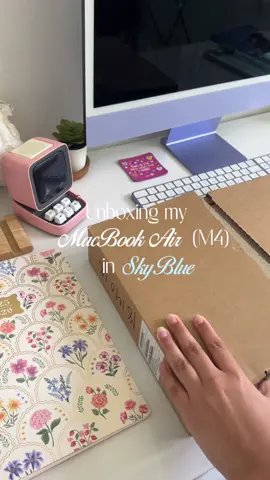 M4 MacBook Air Unboxing ☁️💻 @apple ✨#unboxing #macbookair #macbookairskyblue #backtoschool #backtoschool2025 #gradschool #girlytok #apple 