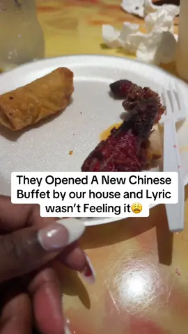 Yall know Lyric eats everything idk about this ....what is she trying to say? 🤣