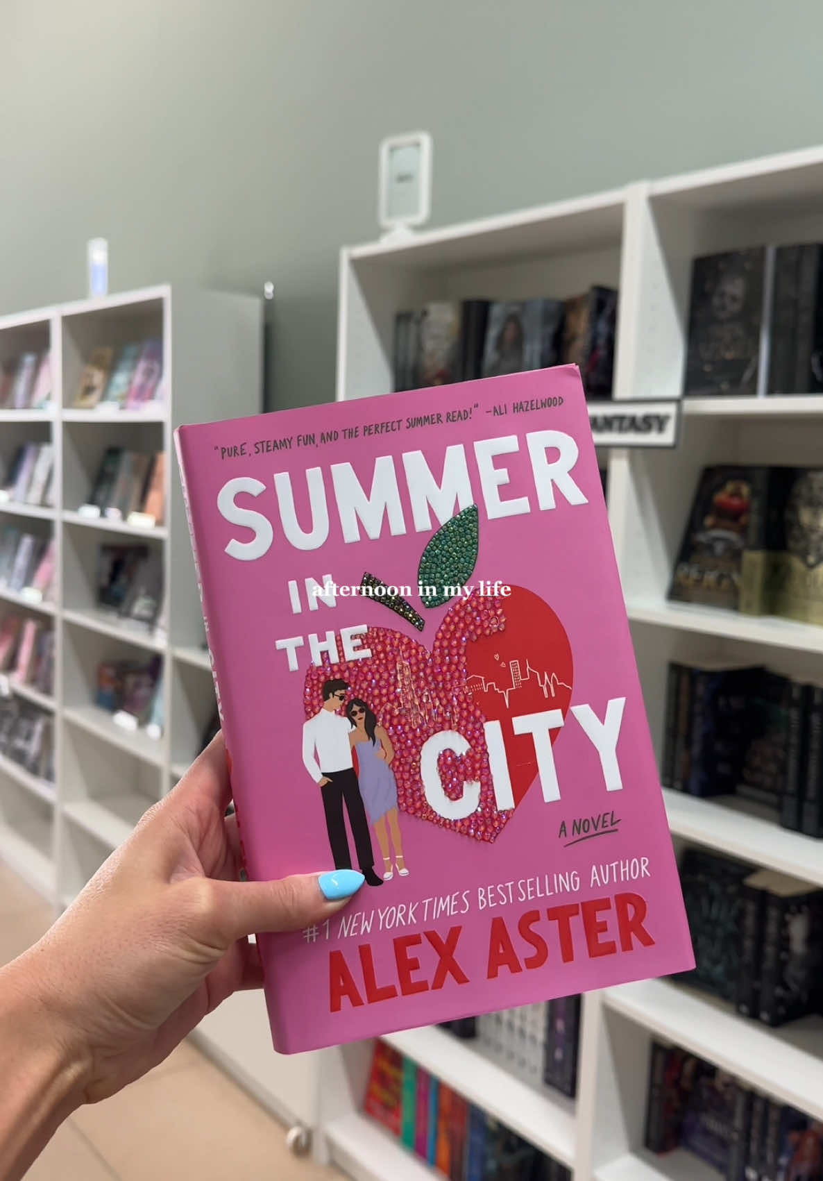 afternoon in my life 📖🧋✨ thai tea & book bedazzling 🫶🏼 #dayinmylife #afternooninmylife #sundayvlog #minivlog #dailyvlog #lifestylevlog #Vlog #diml #aesthetic #Lifestyle #videodiary #Summer #fyp #smallcreator