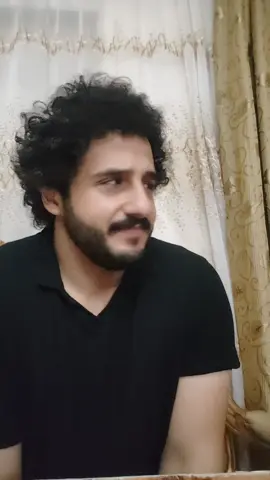 لما تمسك موبايل امك وتشوف الي فيه..