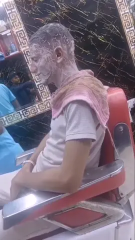 لما تحلق عند حلاق هندي 😢😢😂 ........ #الجميع #لايكات #الشعب_الصيني_ماله_حل😂😂 #الامارات_العربية_المتحده🇦🇪 #دبي🇦🇪 #الغربة 