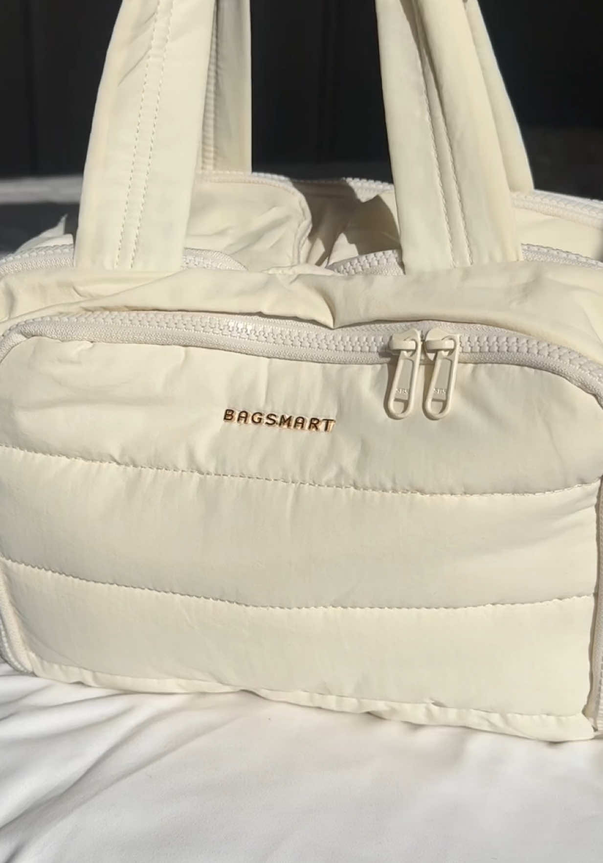 My new Toiletry bag ✨ I’m obsessed 🤭 @BAGSMART Travel #bagsmart #bag #makeupbag #toiletrybag 