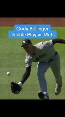 Double play combo on Francisco Lindor and Juan Soto 😬 #mets #yankees #MLB #subwayseries #juansoto #codybellinger #franciscolindor 