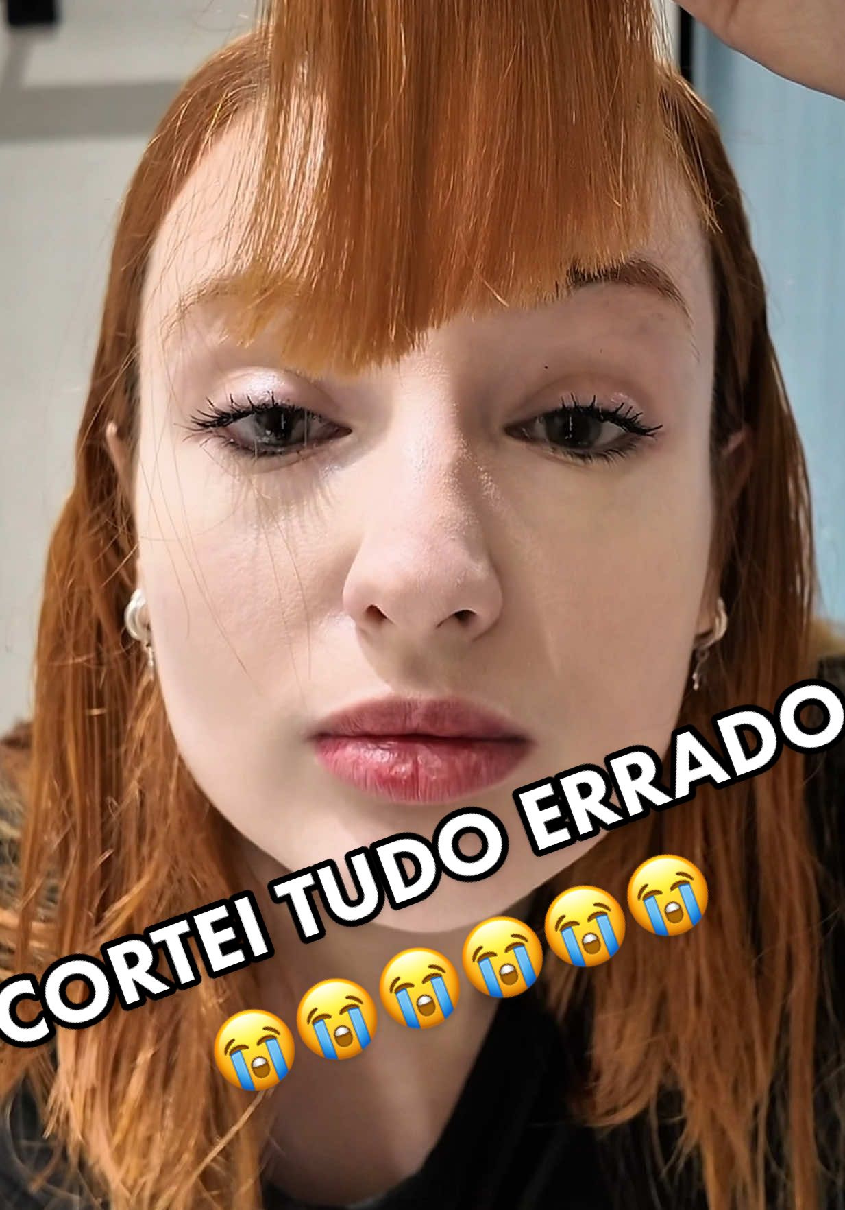 fiz merda no cabelo em casa, mas quem nunca? 😮‍💨 brincadeira, eu amei o resultado ☺️ #wolfcut #cabelo #antesedepoiscabelo #cabelodossonhos #cortedecabelofeminino #fail #comedia #comédia #meme #beleza 