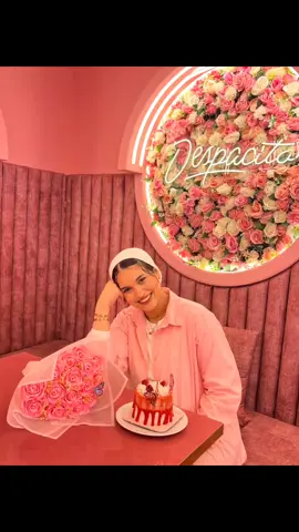 keep calm, cause it,s my birthday 🎀🩷 #foryou #trending #liks #views #trendingtiktok #foryourpage #trendingsong 