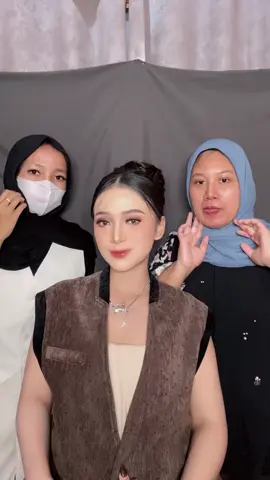 Keseruan peivat class aku 🤟🏻🫰✨😍🫶 #makeupartist #fyppppppppppppppppppppppp #muapku #muapekanbaru #privat #beautyclass 