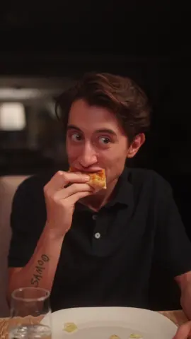 Quieres la última porción de pizza? #julianealborna 