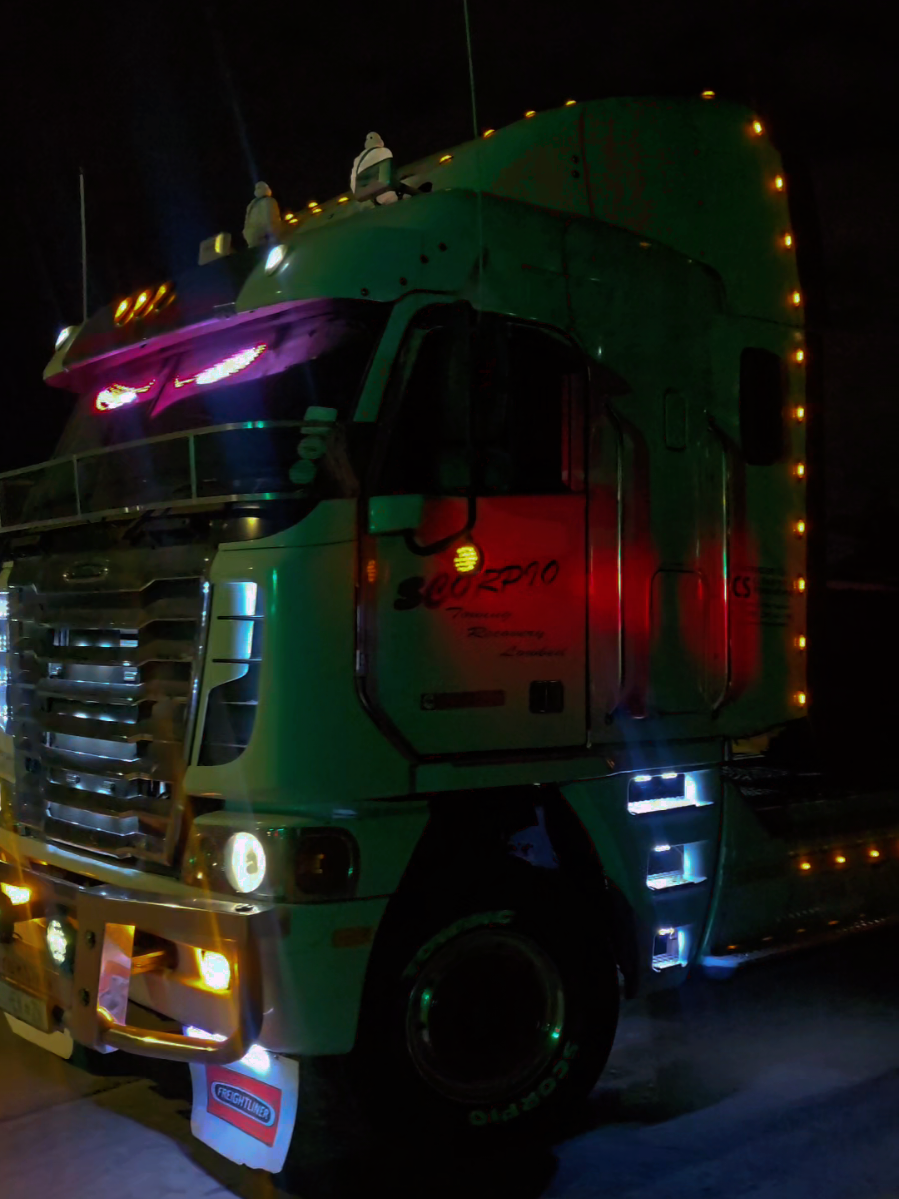 @yesh_023 @🅺🅴🅴🅽🅰🅽 @Kal #cap #capcut_edit #tow #freightliner #tow #towlife #southafrica #2025 #f #towingandrecovery #tr #fyppp #fypシ #scorpioxstyle #fyyyyyyyyyyyyyyyy 