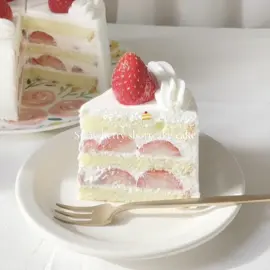 ⋆𐙚₊˚⊹ yum — | #strawberryshortcake#cake#strawberrycake#pinterest#aesthetic#foryoupage#foryoupage#foryoupage#fyppppppppppppppppppppppp#fyppppppppppppppppppppppp#fyppppppppppppppppppppppp#yummy#xycba#xycba