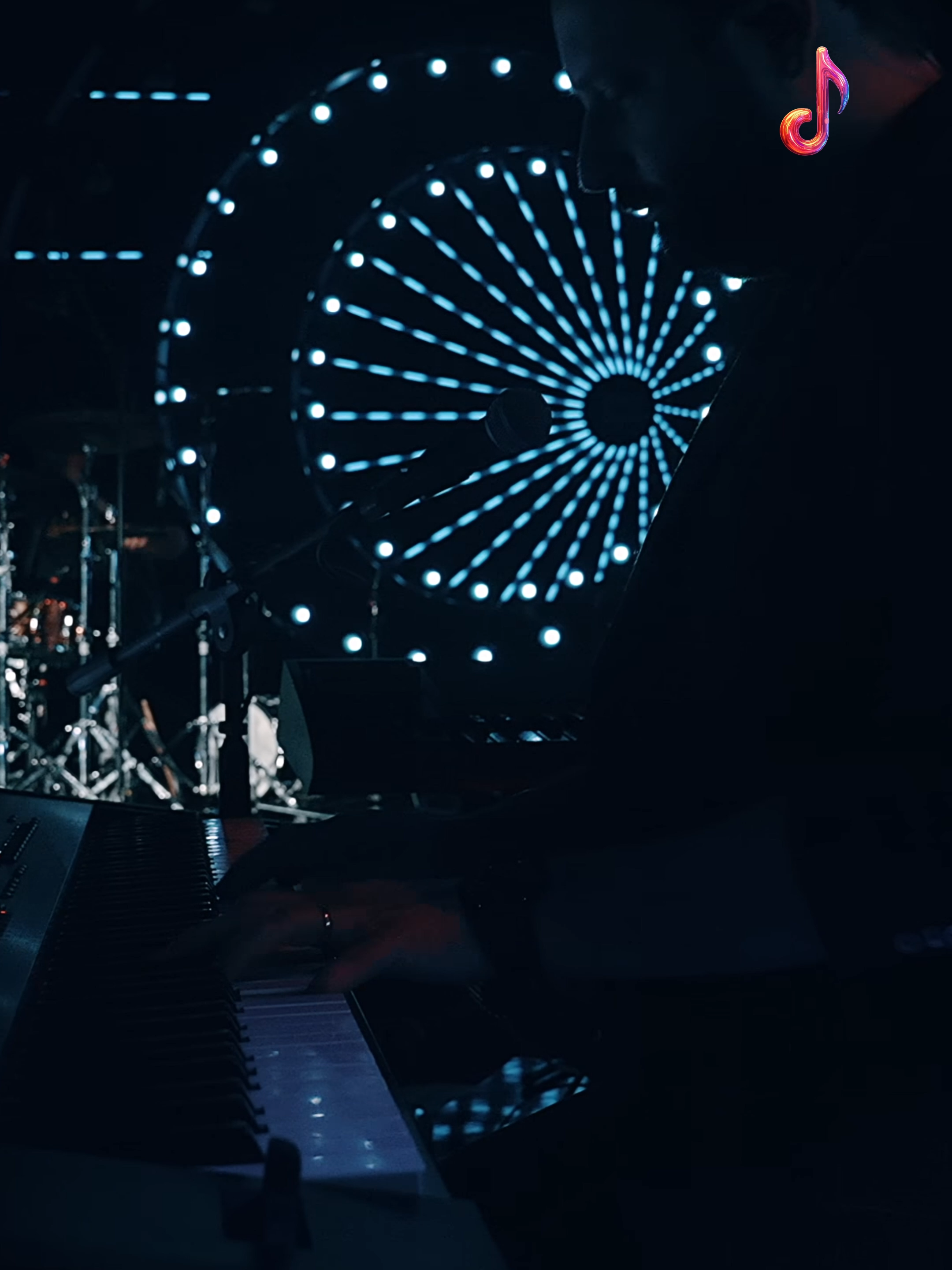 Henrique e Juliano - NOVO EU (Manifesto Musical 2)  #henriqueejuliano #musica #videoclipe #show #aovivo #sertanejo #fyp