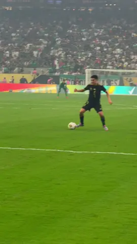 Cerca el disparo de Gilberto Mora 😎😉 #CopaOro #Mexico #ThisisOurs #Concacaf #GoldCup #USA 