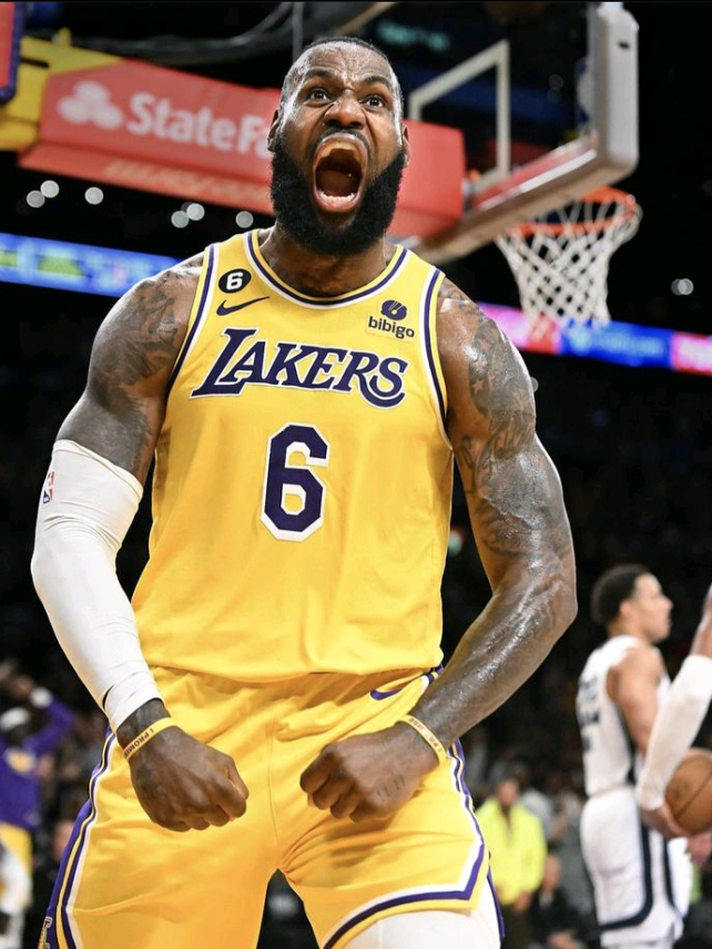 LeBron James just proved again why he's one of the greatest! 😤 Watch this epic block that left everyone stunned! Don’t forget to LIKE, COMMENT, and SUBSCRIBE for more legendary NBA moments! #LeBronJames #NBA #BlockOfTheYear #LeBronBlock #NBAShorts #basketballshorts 
