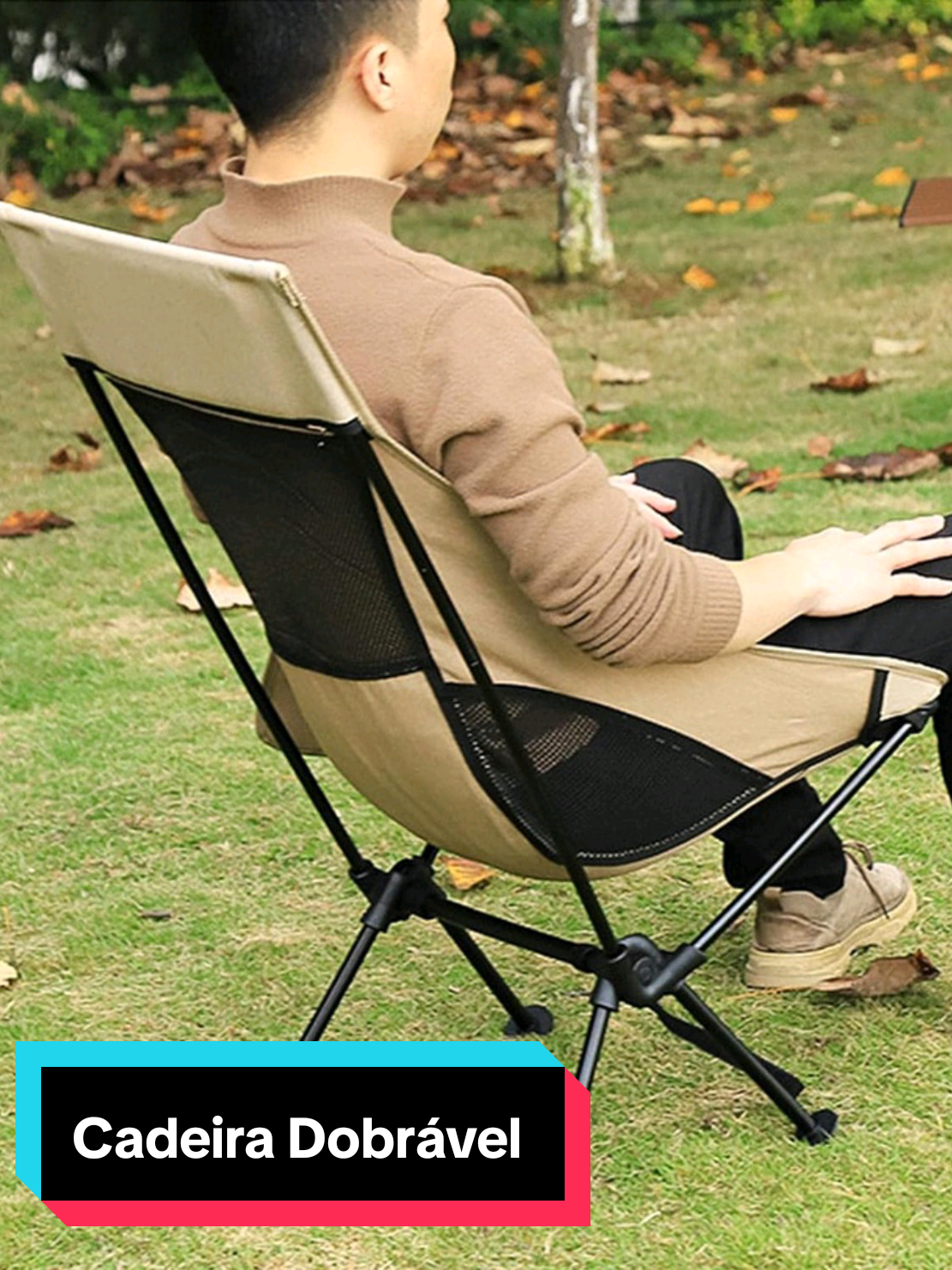 Cansou de sofrer sem conforto no camping, na pescaria ou até na praia? 🚫🪑 Apresento a cadeira dobrável portátil que cabe na sua moto, monta/desmonta rapidinho e suporta até 140kg! Perfeita para qualquer rolê ao ar livre: motocamping, trilha, beira do rio ou pôr do sol. Leve, resistente e prática — agora por menos de R$100 na TikTok Shop! 🔥 Aproveite a promoção antes que acabe e transforme sua experiência na natureza. #tiktokshop #promocao #camping #cadeira #moto 