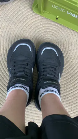 Tired of pinching, blisters, and discomfort? Meet Hobibear barefoot shoes. Wide fit, zero drop, and slip-on for effortless comfort. Let your feet move naturally, all day long!