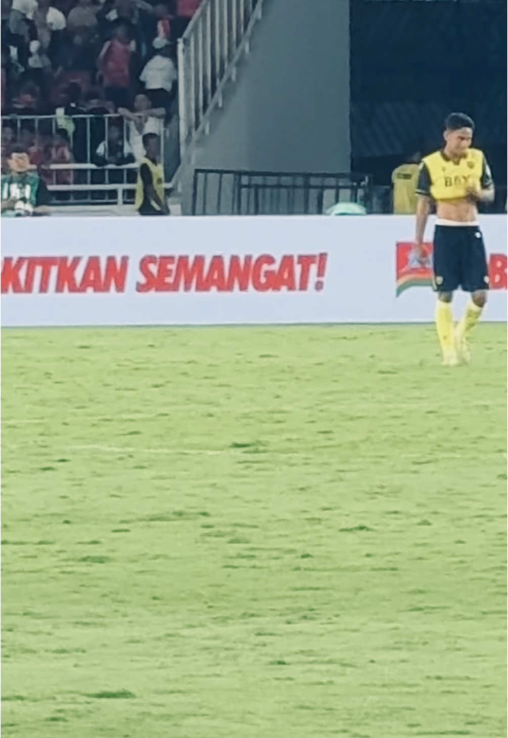 @🤴🏽di stadion yang di cari cuma posisi lino ☺️#marselinoferdinan🐊 #oxford #pialapresiden 