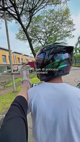 Motor baru, footstapenya masih keras hehe #princesstreatment 