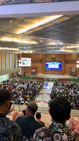 Cung dong yang ikut seminar juga di UTCC☝🏼 #seminarut #utccpondokcabe #wisudaut #ceritaharini #foryoupage #fyp 