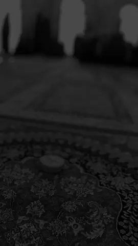 كيف للأنسان أن يبقى صامتاً وهادئاً بينما في جوفه براكين.؟  عندما تبقى حائراً بين صراع قلبگ وعقلگ.!