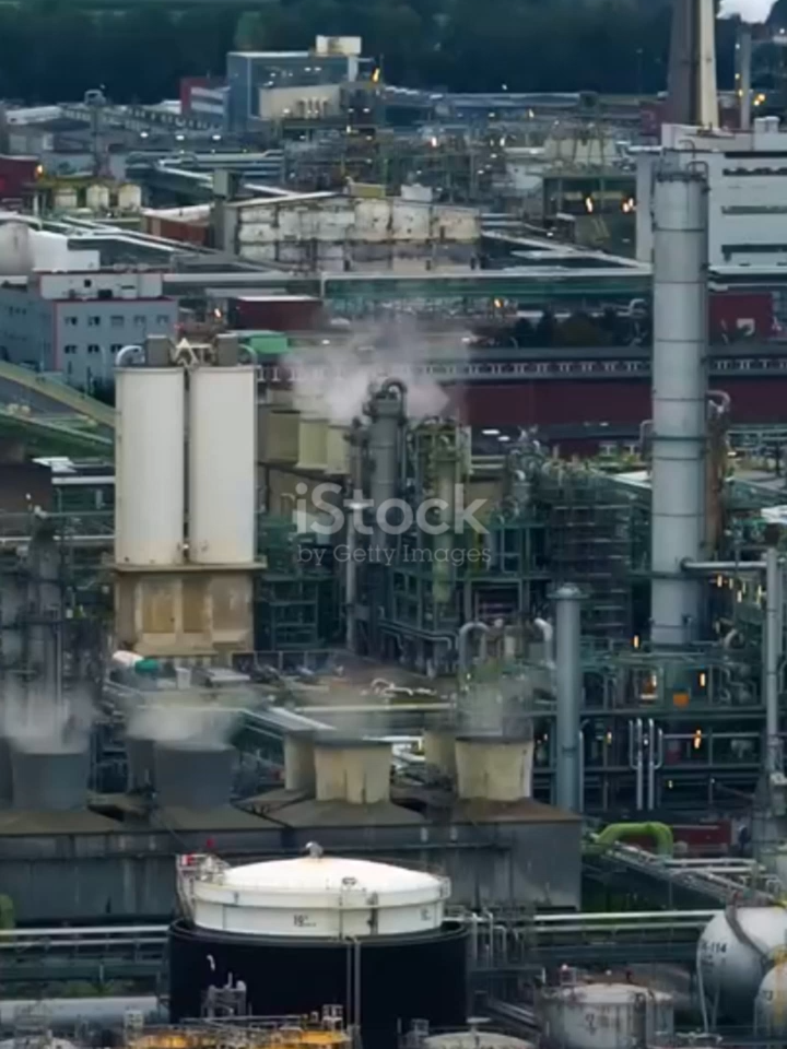 Petrobras anuncia investimento de R$ 26 bilhões para integrar a Refinaria Duque de Caxias (Reduc) e o Complexo Petroquímico Boaventura, no Rio de Janeiro. Confira nosso e-Book de finanças no nosso site! 👉 https://site-wizard-portugal-maker.lovable.app #Petrobras #Investimento #Energia #Refino #MercadoFinanceiro #Ações #Investimentos #Petroquímica